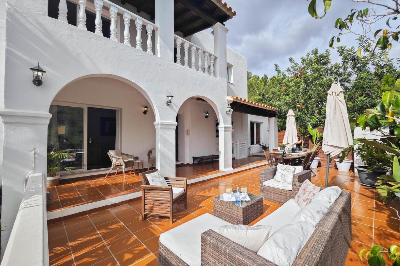 Villa Mercedes Кала-Лонга Экстерьер фото